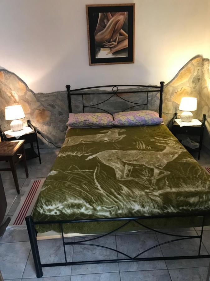 Gourgiana Apartments アンドリツェナ エクステリア 写真